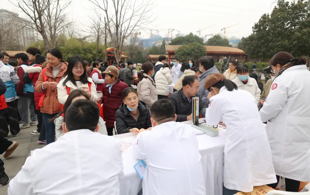 青春志愿行 奋进新征程 | 集团多家医疗机构助力莲湖区青年志愿者服务社区行动